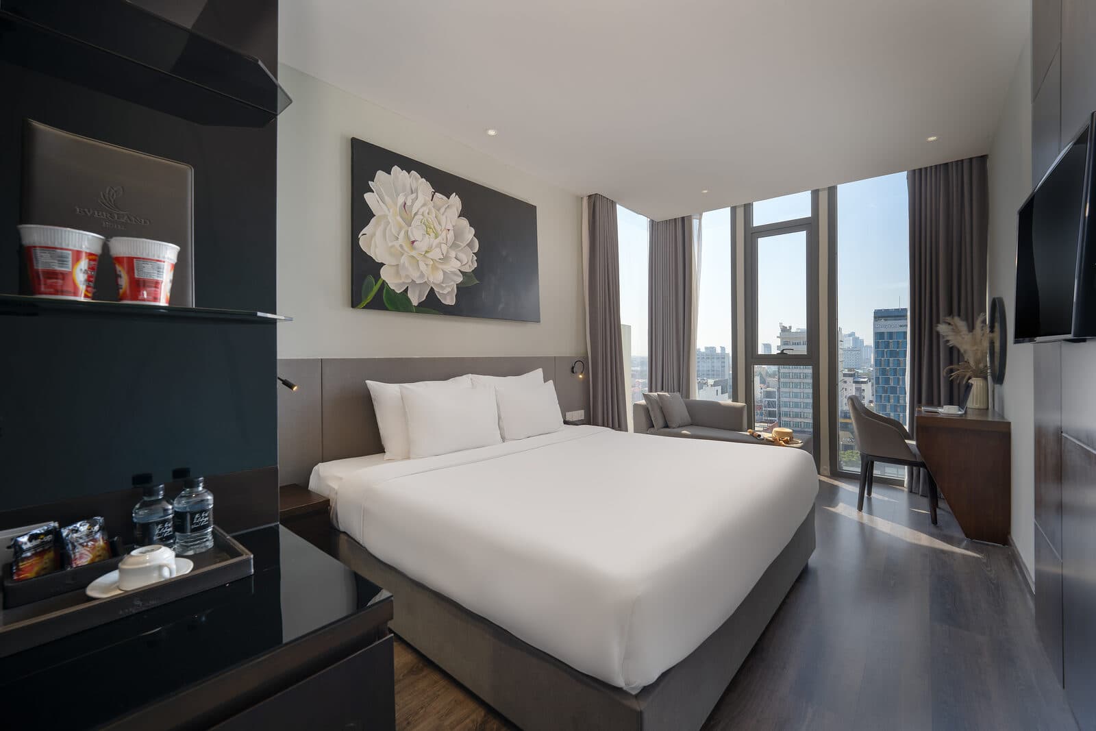 Không gian phòng nghỉ tại Everland Hotel